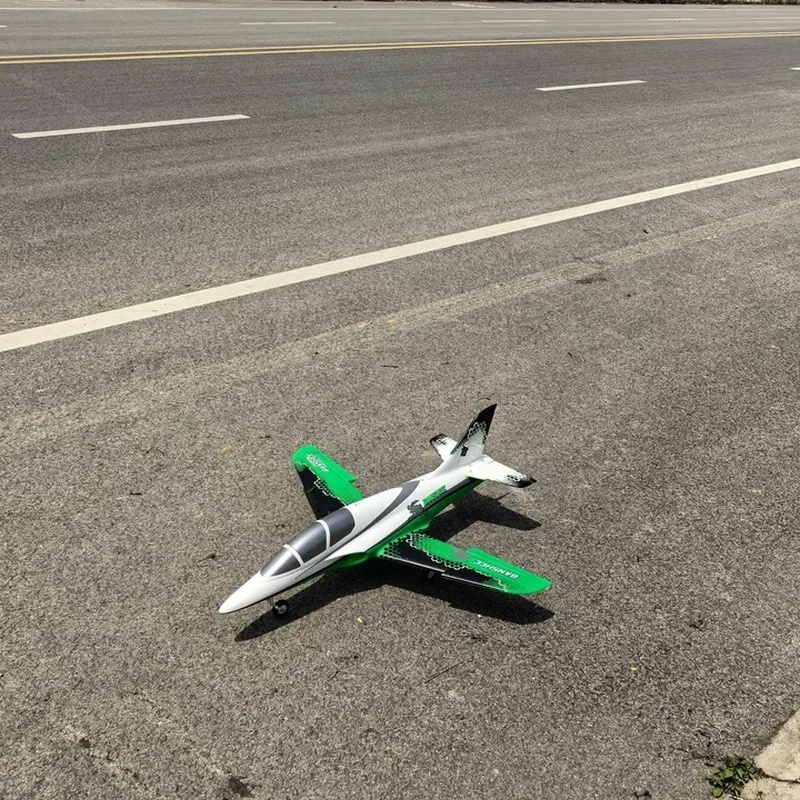 Outdoor Sport Hobbies - Aereo RC Wing Wing Banshee di